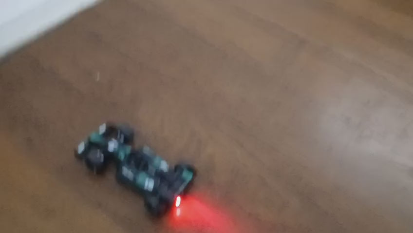 Carrinho de Controle Remoto F1 "The Beast" – Com Efeito Spray de Fumaça