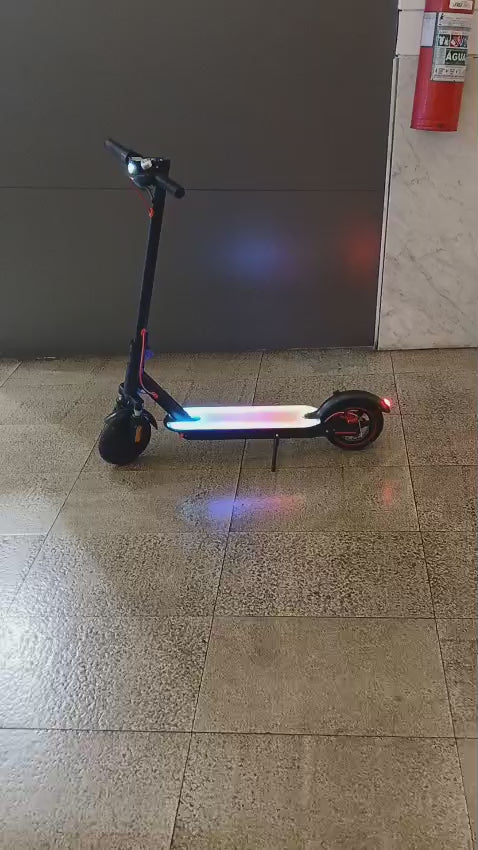 🛴 Patinete Elétrico com LED Colorido